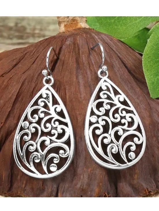 Jewelry - ⭐️ 5 for $25 Vintage Style Silver Tone Hoop Earrings